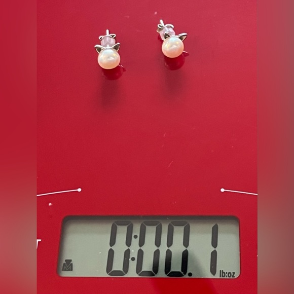 NWOB 🐱 CAT STUD EARRINGS!  Faux pearl w/ cat ears! - Picture 9 of 9